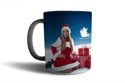 Weihnachtstasse – Weihnachtsmann mit verschneitem Nachthimmel und darüber fliegendem Weihnachtsmannschlitten – Kaffeetasse – Teetasse – Weihnac